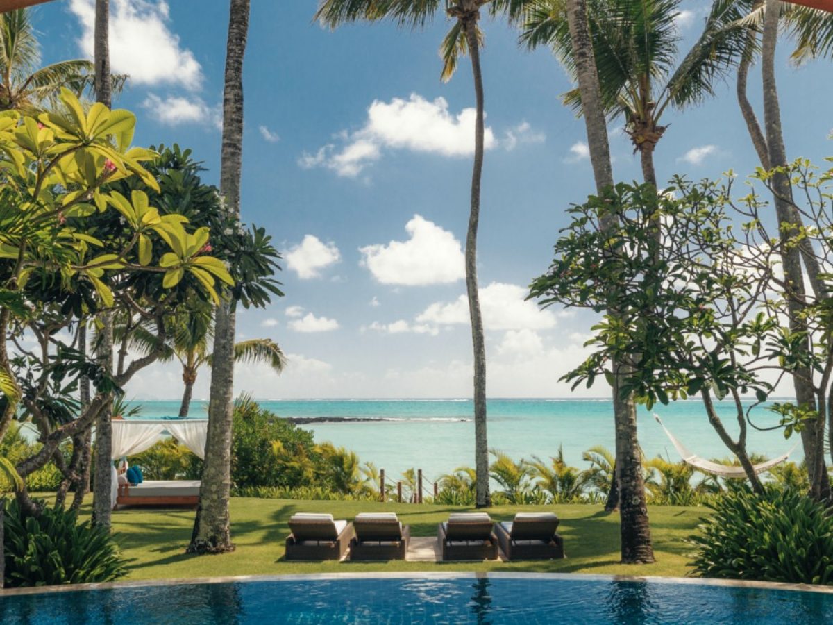 250303_OOLSG_P1_Villa1_PoolGarden_View_3030_VERT_MASTER_V2-Groot