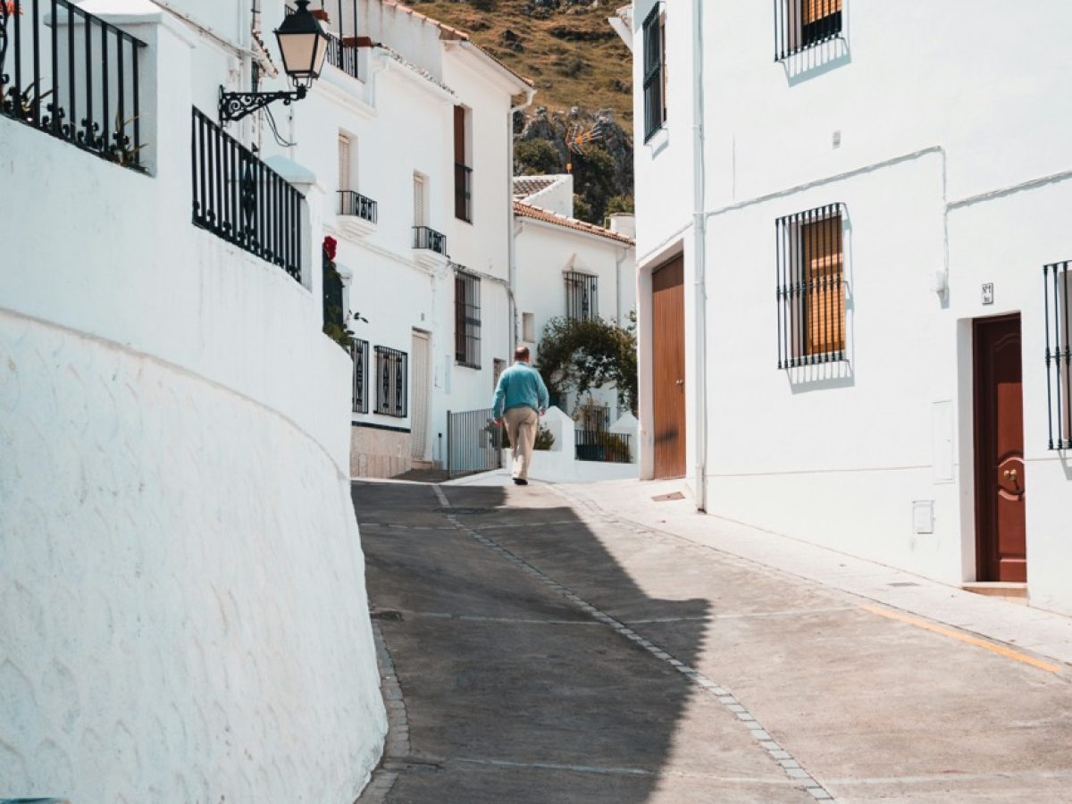 Zuheros-johan-mouchet-r4RbzA82VdA-unsplash-Groot